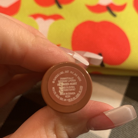 NIP Clinique Makeup Bag with full size lipstick - Picture 6 of 11